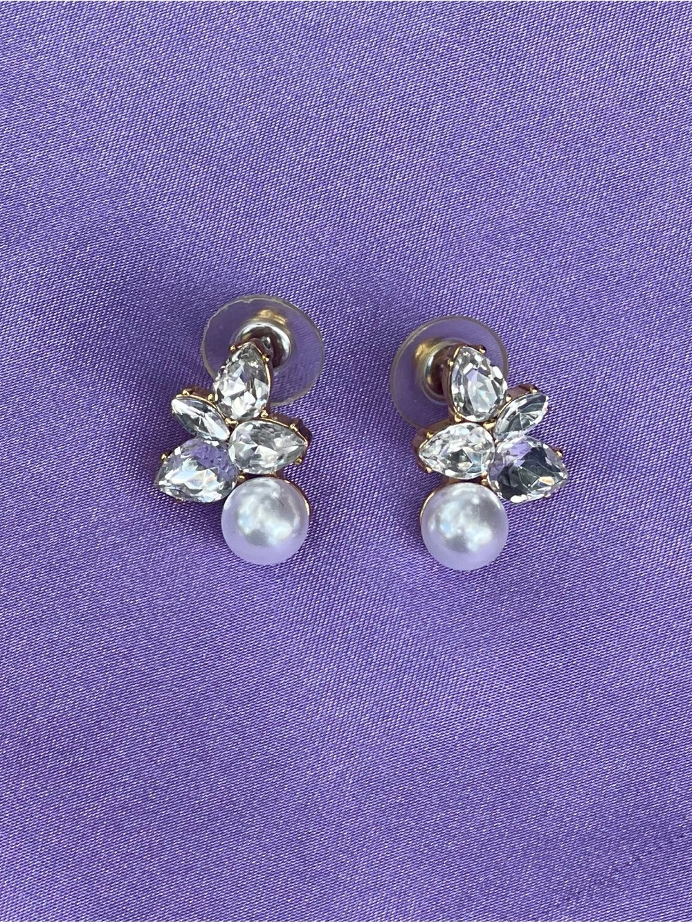 Olive & Piper Faux Pearl & Crystal Cluster Stud Earrings in Gold tone